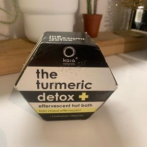 Kaia Naturals The Turmeric Detox Effervescent Hot Bath